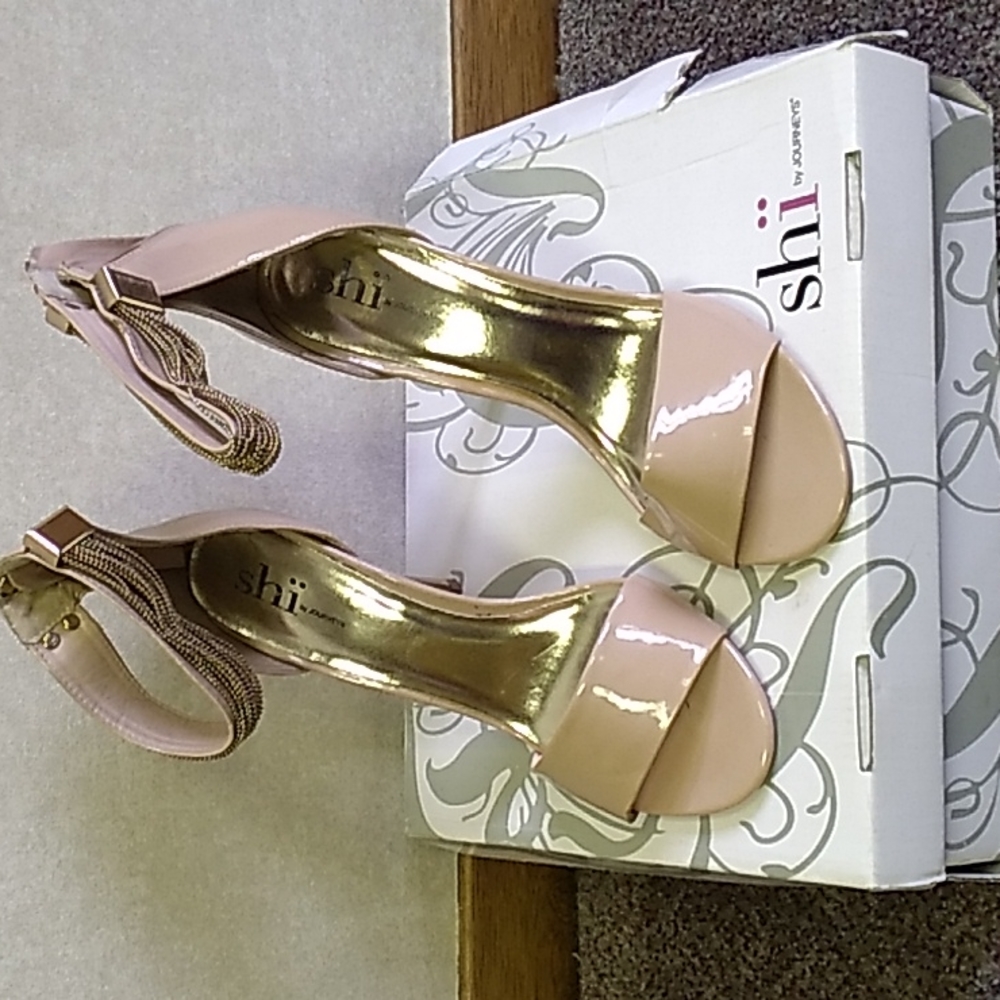 Shi shoes by Journey, size 10, blush color